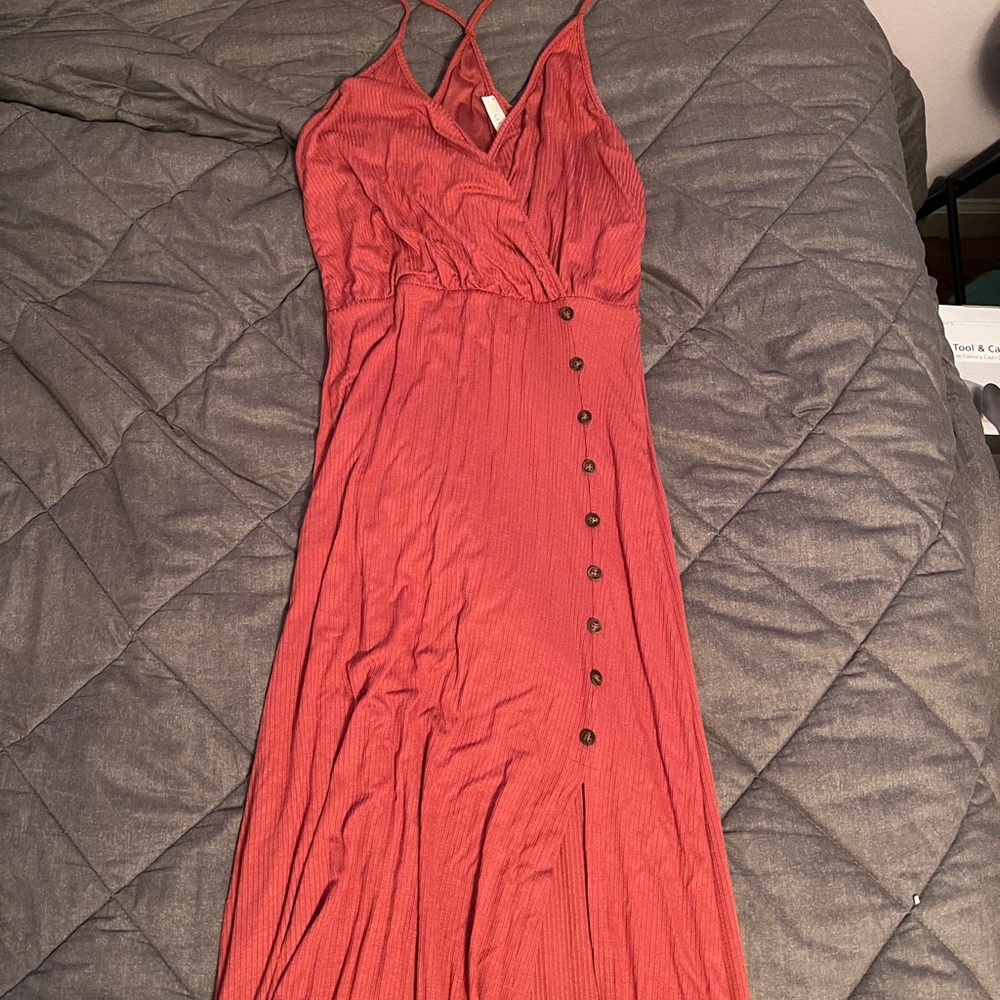 Ribbed maxi dress with slit